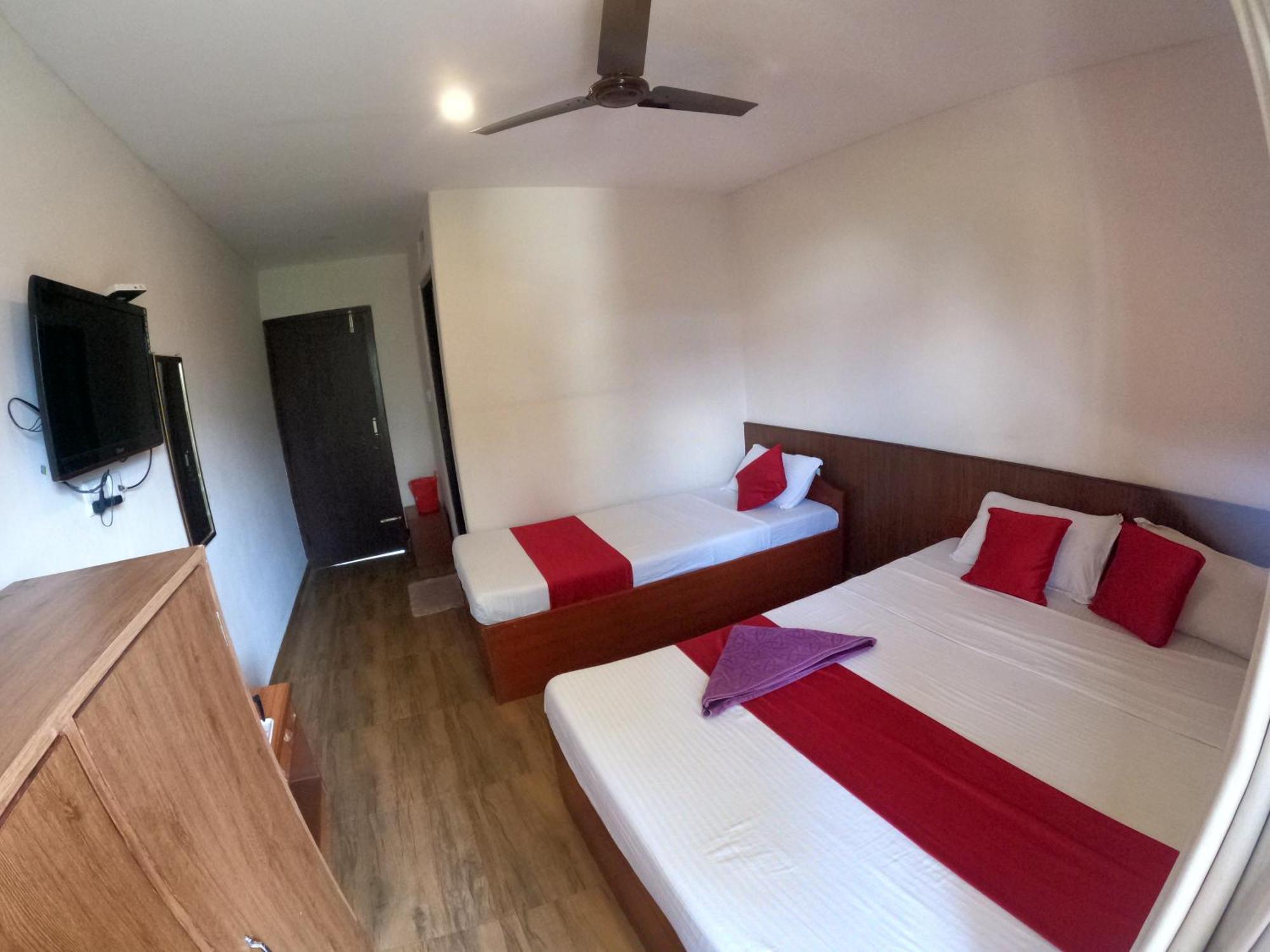 Hotel Dolly Pokhara Exterior photo